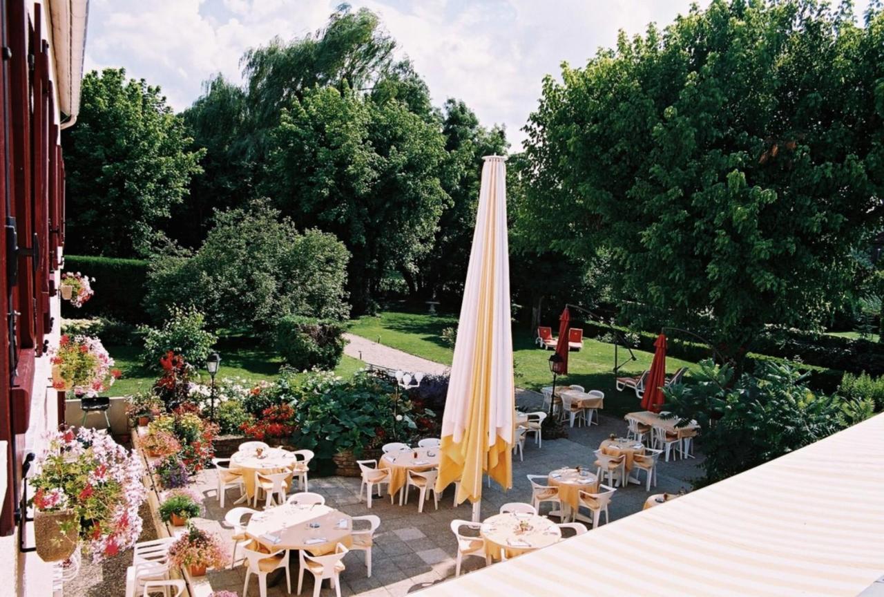 Hotel Les Fleurs Pontaubert Екстер'єр фото