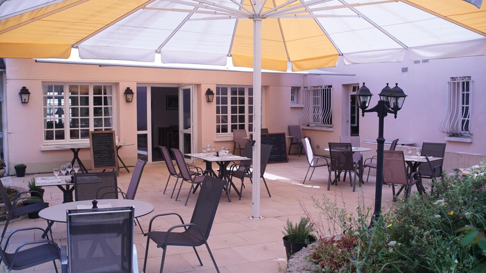 Hotel Les Fleurs Pontaubert Екстер'єр фото