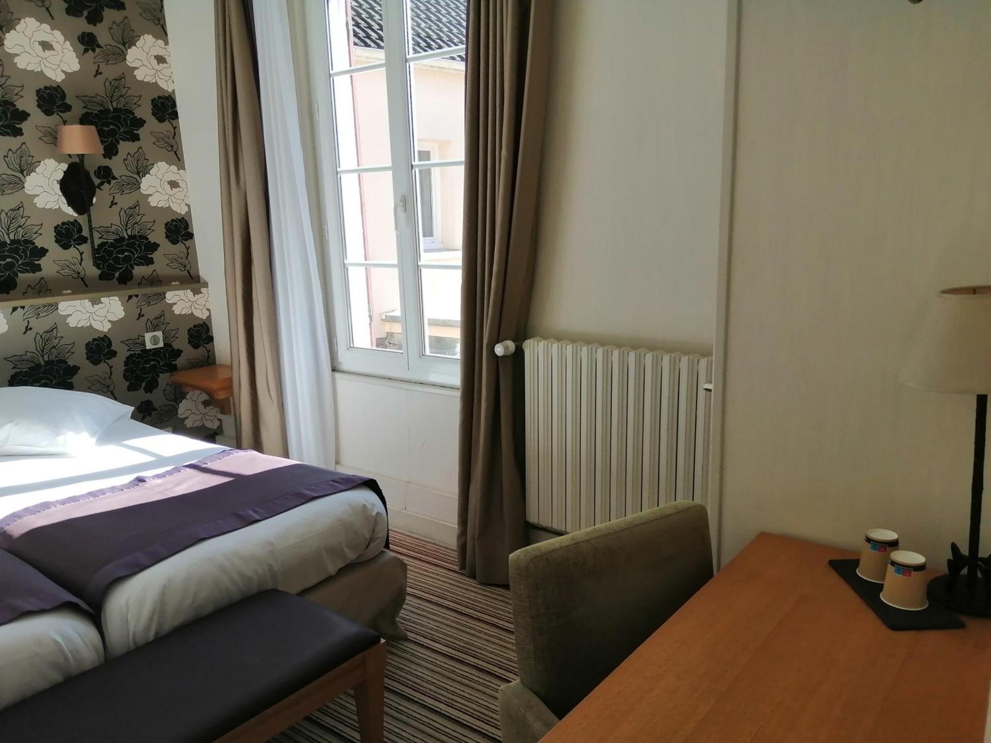 Hotel Les Fleurs Pontaubert Екстер'єр фото