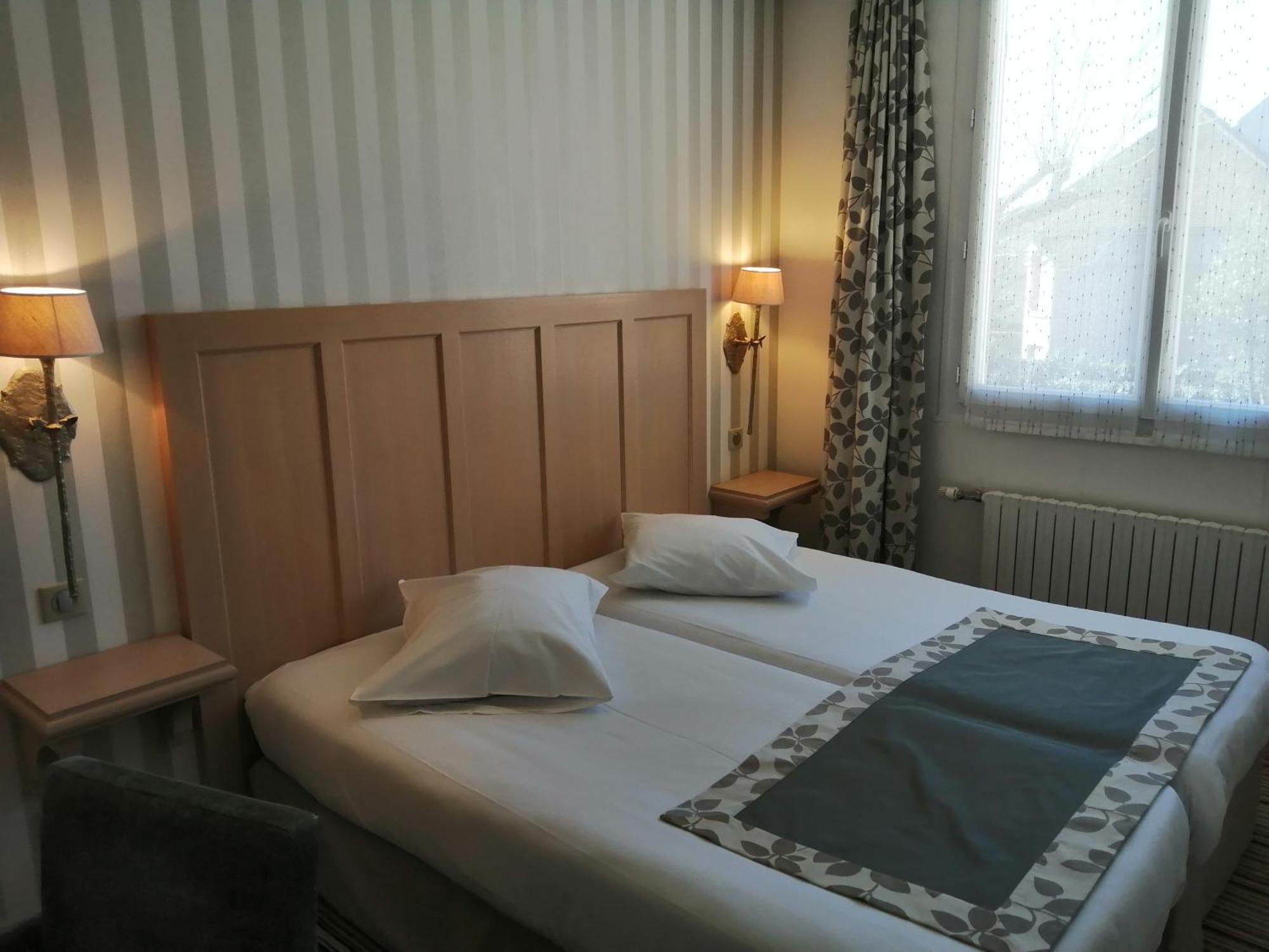 Hotel Les Fleurs Pontaubert Екстер'єр фото
